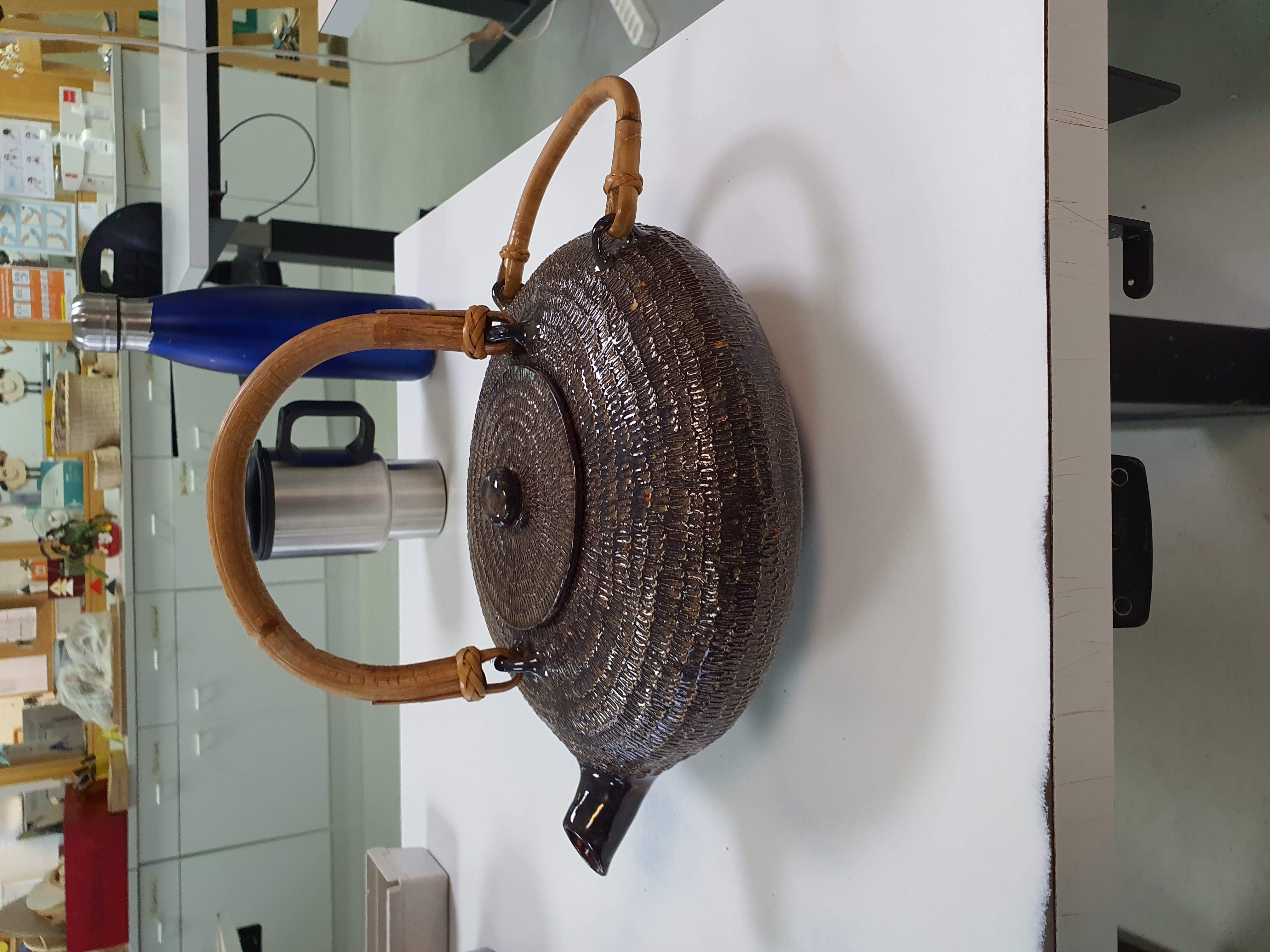 Céramique artisanale — pièce unique