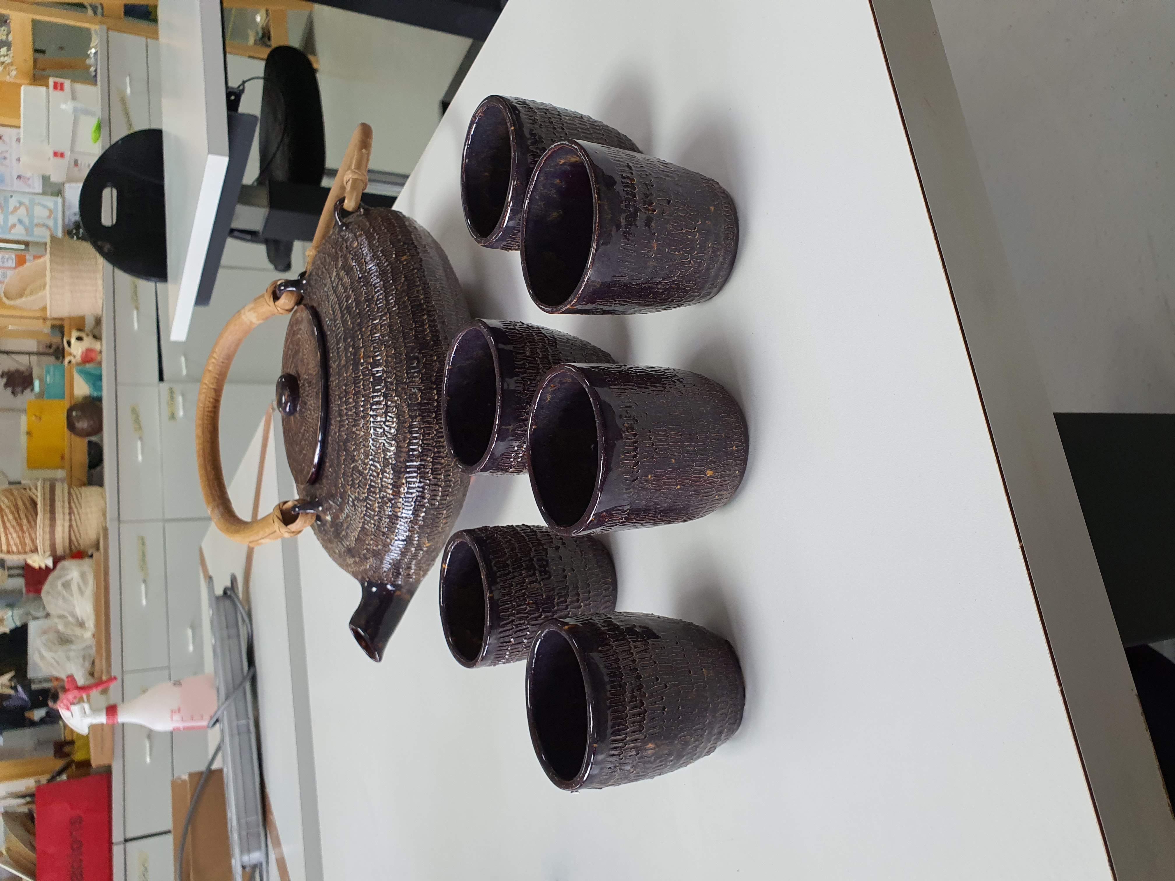 Céramique artisanale — pièce unique