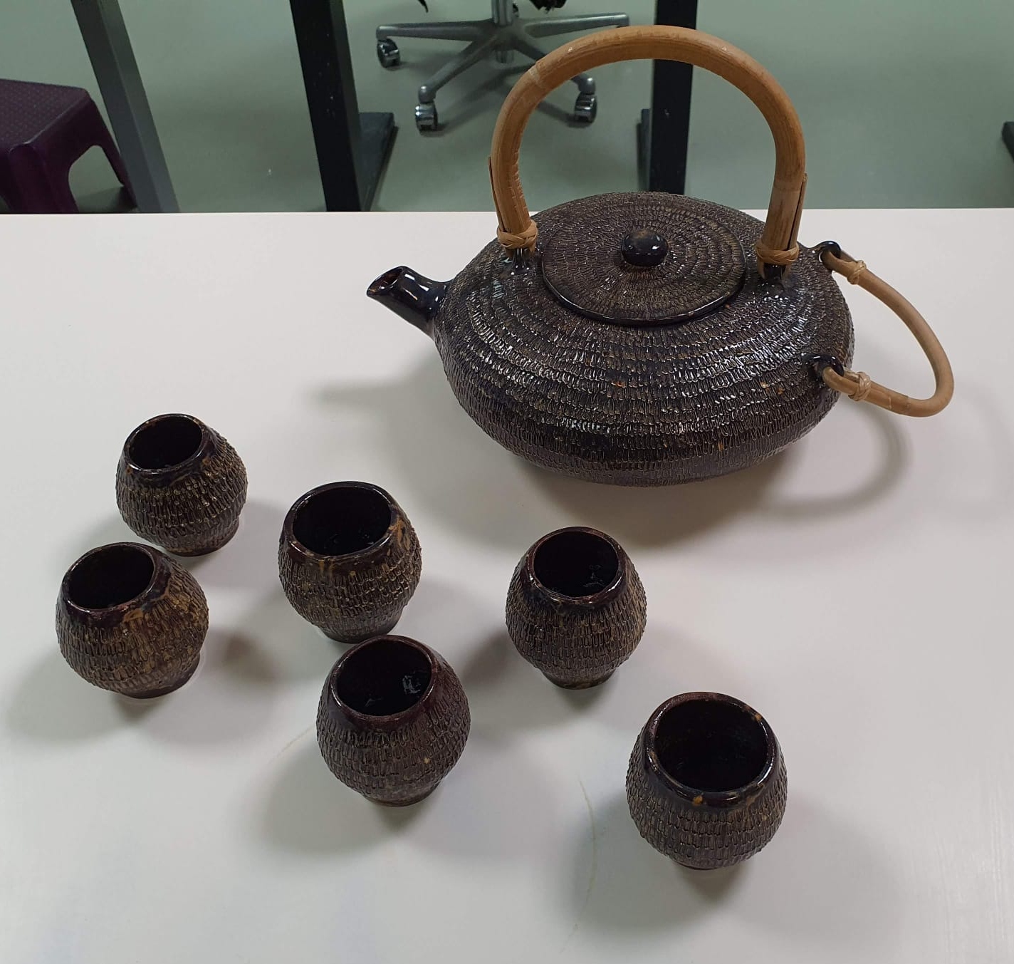 Grande pièce en céramique artisanale